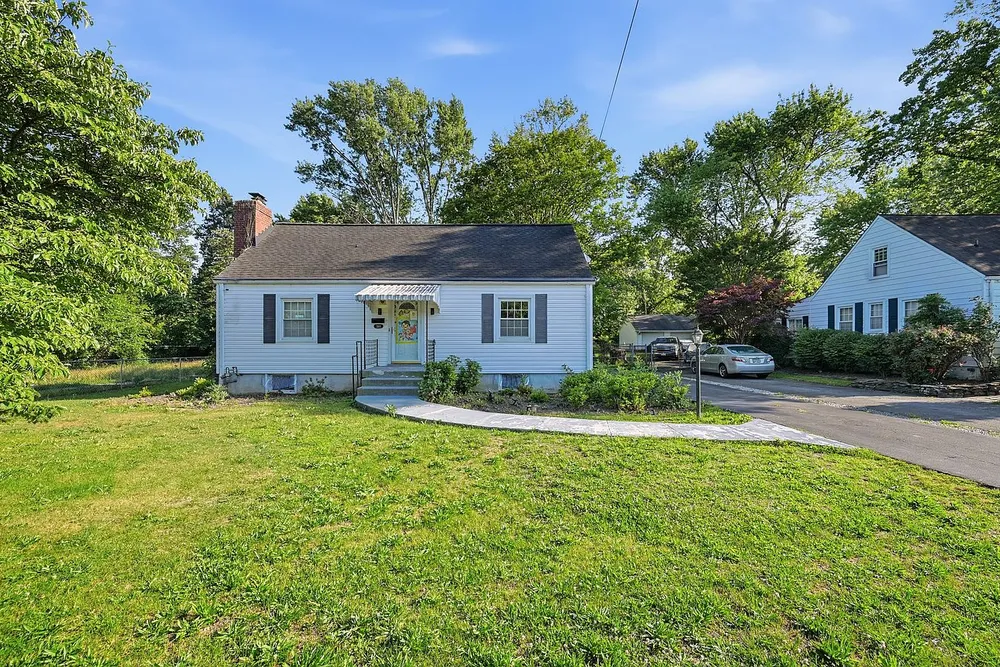3501 Groveton St, Alexandria, VA 22306 — photo 1 of 25