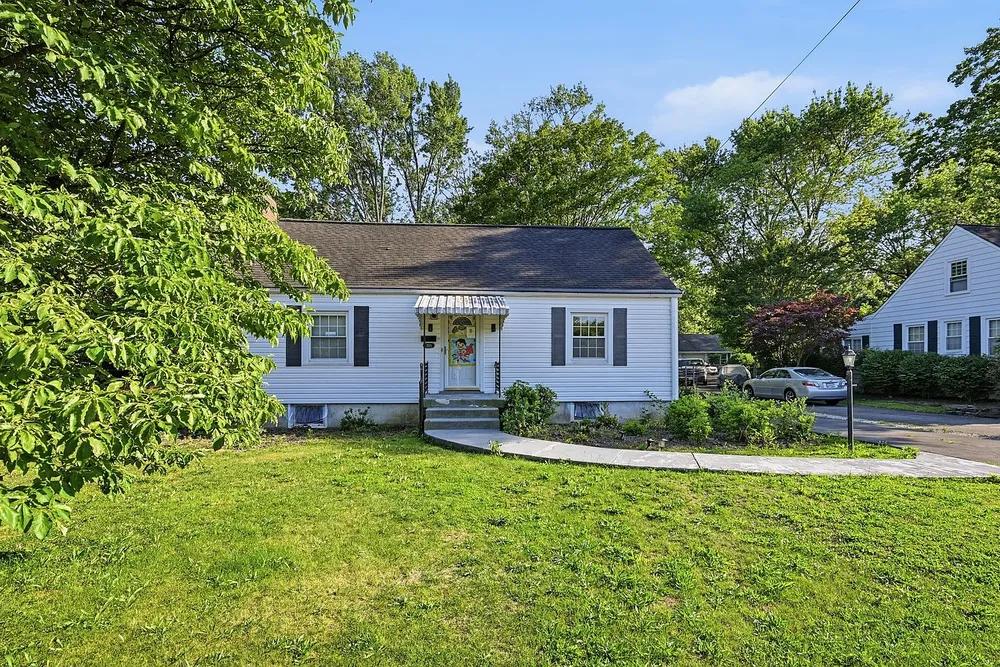 3501 Groveton St, Alexandria, VA 22306 — photo 3 of 25