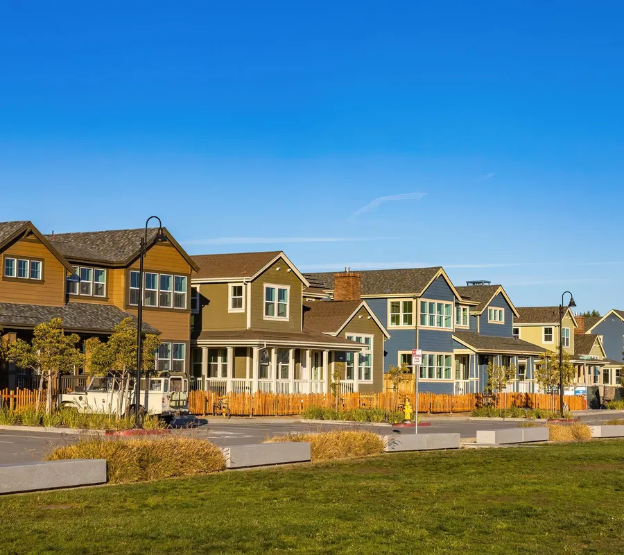 Row of townhomes in Alexandria, Virginia — rent with Tarik Real Estate